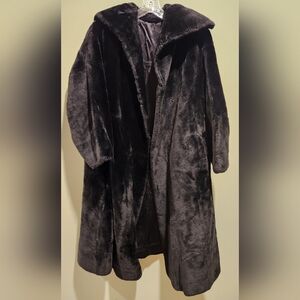 Vintage Classic Black Faux Fur Coat with Luxurious Feel